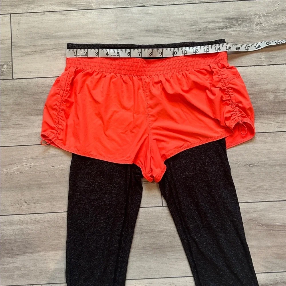 Athleta Go Getter Knicker Shorts Over Capri 964561 coral gray size medium